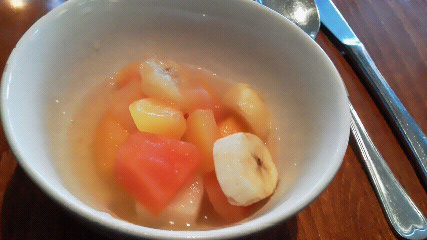4日目昼食フルーツサラダ.JPG
