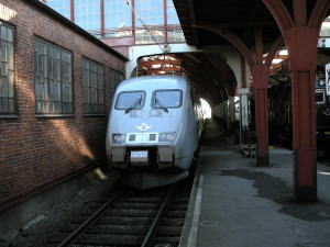 ��2000