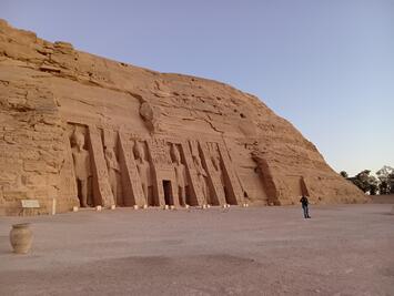 フレンドツアー　関東発　2025年12月6日出発　遥かなるエジプトナイルの船旅と偉大なる王の夢１０日間（コース番号：FE691）