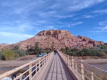 フレンドツアー　関西発　2025年12月27日出発　エミレーツ航空利用　星降る砂漠で迎える新年のモロッコ10日間【コースコード：FE115】