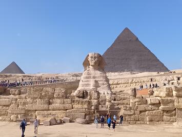 フレンドツアー　関西発　2025年12月26日出発　エミレーツ航空利用　ナイル川クルーズでめぐるエジプト　ファラオの想い８日間【コースコード：FE051】