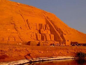 フレンドツアー　関西発　2025年12月29日　エミレーツ航空利用　赫々たるアブシンベル神殿と永劫のエジプト7日間【コースコード：FE182】