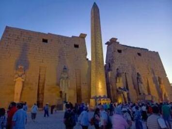 フレンドツアー　関東発　2026年2月7日出発　＜エミレーツ航空利用＞遥かなるエジプトナイルの船旅と偉大なる王の夢１０日間（コース番号：FE691）