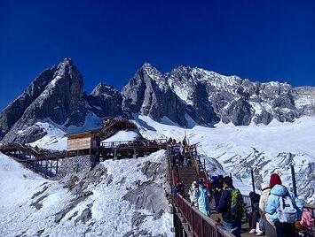 フレンドツアー　関西発　2026年3月2日出発　早春の雲南省 羅平の菜の花と絶景の玉龍雪山をゆったり巡る ８日間【コース番号：FR870】