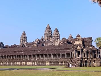 フレンドツアー　関東発　2026年3月30日出発　＜ANA利用＞4つの世界遺産ハロン湾・ホイアン・アンコール遺跡を巡る8日間（コース番号：FX853）