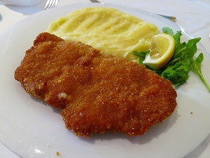 D394 150819 osa３８　ザグレブ　昼食　ザグレブ風カツレツ.jpg