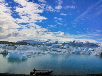 フレンドツアー　関西発　2016年8月2日出発　F631　フィンランド航空ビジネスクラス利用　氷河と温泉　アイスランドの絶景を巡る９日間
