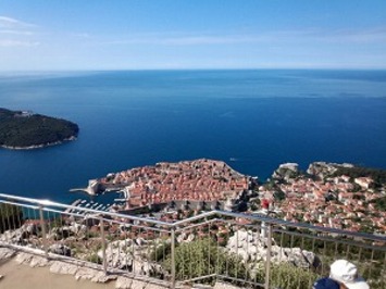 フレンドツアー　関東発　2019年5月10日出発　ドブロヴニクの海の見えるお部屋に2連泊　クロアチア・スロベニア2か国周遊9日間（コース番号：D319）