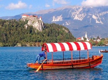 フレンドツアー　関西発　2019年9月13日出発　D395　フィンエアー利用　クロアチア・スロベニア　イストラ半島と世界遺産の旅10日間
