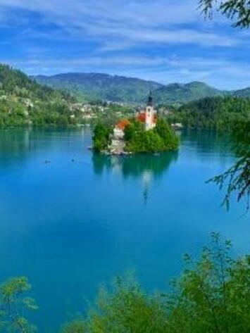 フレンドツアー　関東発　2023年5月4日出発　クロアチア・スロベニア２ヵ国周遊10日間（FE590）