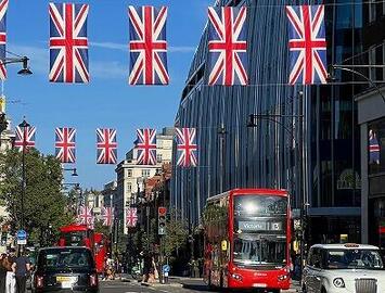フレンドツアー　関西発　2025年08月19日出発　フィンエアー利用　　憧れのマナーハウスに泊まる　英国ハイライト9日間【コースコード：FE128】