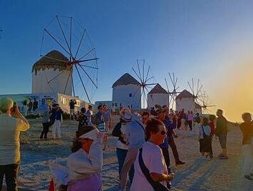 フレンドツアー　関西発　2025年9月17日出発　エミレーツ航空利用 きらめくエーゲ海クルーズ　ギリシャの休日10日間【コースコード：FE293】