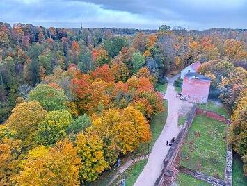 フレンドツアー　関西発　2025年10月9日出発　フィンエアー利用　リトアニア・ラトビア・エストニア　バルト３国の古都を訪ねて10日間　【ツアーコード：FE107】