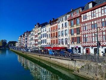 フレンドツアー　関西発　2025年10月10日出発　ルフトハンザドイツ航空利用  スペインの美食と建築を巡るバスク・バルセロナ8日間 【コースコード：FE351】