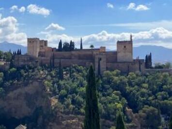 フレンドツアー　関東発　2025年10月2日出発　 優雅なスペイン情熱紀行9日間（コース番号：FE451）