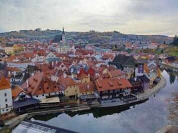  フレンドツアー　関東発　2025年10月16日出発　フィンエアー航空利用　中世の街プラハと東部ドイツの古都を訪ねる10日間 （コース番号：FE232）