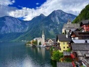 フレンドツアー　関東発　2025年9月24日出発　オーストリア航空ビジネスクラス利用 華麗なるオーストリア8日間（コース番号：FE640）