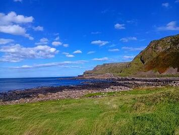 フレンドツアー　関西発　2025年9月24日出発　カタール航空利用  緑あふれるケルトの大地アイルランド10日間【コースコード：FE129】