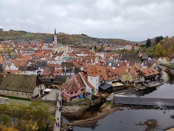 フレンドツアー　関東発　2025年10月21日出発　きらめく中欧3カ国周遊9日間（コース番号：FE382）