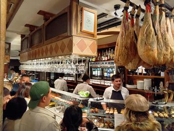 フレンドツアー　関東発　2025年11月10日出発　魅惑のバスク北スペインと南フランス美食巡り8日間（コース番号：FE453）