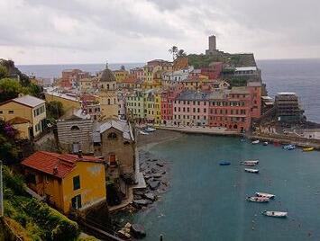 フレンドツアー　関西発　2025年10月17日出発　フィンエアー利用    イタリアン・リヴィエラとトスカーナの美しい村10日間 【コースコード：FE004】