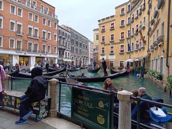 フレンドツアー　関西発　2025年10月19日出発　エミレーツ航空利用 　麗しのイタリア9日間【コース番号：FE089】