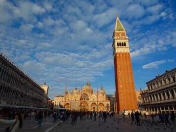 フレンドツアー　関東発　2025年10月6日出発　イタリア憧れの街めぐり8日間　（コース番号：FE401）