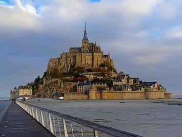 フレンドツアー　関西発　2025年10月30日出発　エミレーツ航空利用    フランス印象派の美しき村を訪ねて９日間【コースコード：FE321】