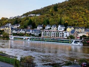 フレンドツアー　関西発　2025年10月23日出発　KLMオランダ航空　父なるライン川を縦断する船旅10日間　【ツアーコード：FP727】