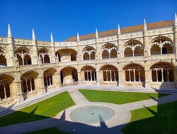 フレンドツアー　関西発　 2025年10月6日出発　 エミレーツ航空利用　ポルトガルと聖地サンティアゴ・デ・コンポステーラ９日間 【コースコード：FE108】