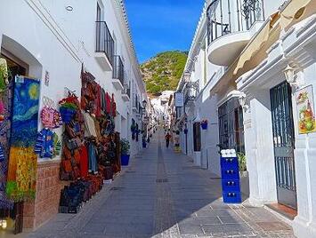 フレンドツアー　関西発　2025年11月7日出発　エミレーツ航空利用 名門ホテル「アルフォンソトレセ」に泊まる 太陽の国スペイン９日間 【コースコード：FE391】