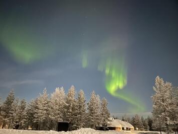 フレンドツアー　関西発　2025年12月29日出発　フィンエアー利用　フィンランドで過ごす年末年始　オーロラキャビンに４連泊　初春のオーロラ紀行８日間【コースコード：FE068】