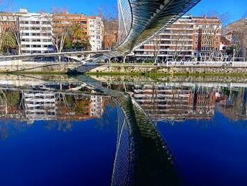 フレンドツアー　関西発　2025年12月28日出発　ルフトハンザドイツ航空利用 スペインの美食と建築を巡るバスク・バルセロナ8日間 【コースコード：FE351】