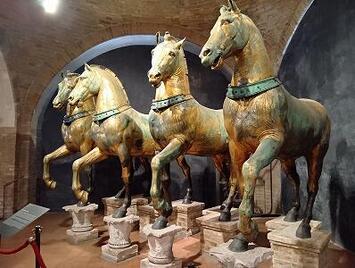 フレンドツアー　関西発　  2026年2月22日出発　  エミレーツ航空利用 　麗しのイタリア9日間【コースコード：FE089】