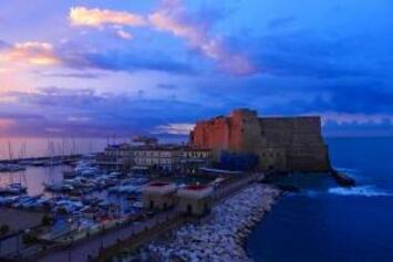 フレンドツアー　関東発　2026年2月10日出発　紺碧に輝く南イタリア9日間（コース番号：FE408）