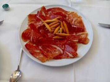 フレンドツアー　関東発　2026年2月18日出発　美食の街、バスク地方の魅力探訪8日間～北スペインと南フランス～（コース番号：FE453）