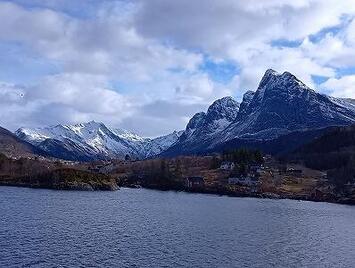 フレンドツアー　関西発・関東発　2026年3月19日出発　フィンエアー利用　北欧オーロラ＆フィヨルドクルーズ 絶景と出会う旅12日間【コースコード：FE531】