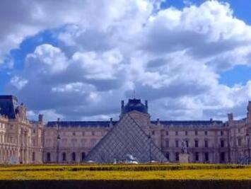 フレンドツアー　関東発　2026年3月26日出発　＜ANA利用＞芸術・美食に包まれた 優雅なパリ7日間（コース番号：FE588）