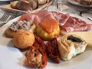 フレンドツアー　関西発　2026年3月25日出発　フィンエアー利用　暮らすように旅するローマの休日８日間【コースコード：FE091】