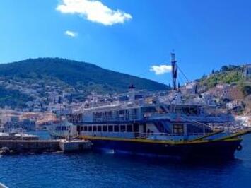 フレンドツアー　関東発　2026年2月19日出発　華麗なる海峡都市イスタンブールと悠久の古代都市アテネ8日間（コース番号：FE551）