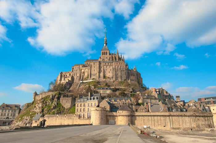 08_フランス_pixta.jpg