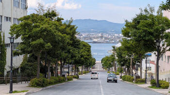 ５．元町風景（八幡坂）.jpg