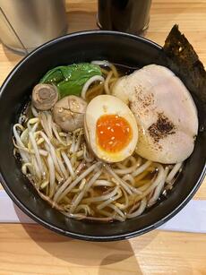 ①左：ラーメン.jpeg