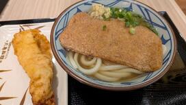 きつねうどんと鶏の天ぷら